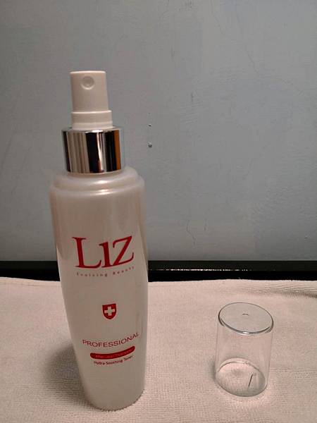 Liz麗緻舒敏水潤精華露7.jpg Liz麗緻舒敏水潤精華露7.jpg