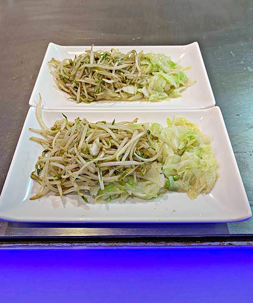 川品鐵板燒18高麗菜與豆芽菜.jpg 川品鐵板燒18高麗菜與豆芽菜.jpg