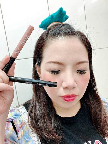 Make up for ever AQUA 24H防水眼影筆12.jpg Make up for ever AQUA 24H防水眼影筆12.jpg
