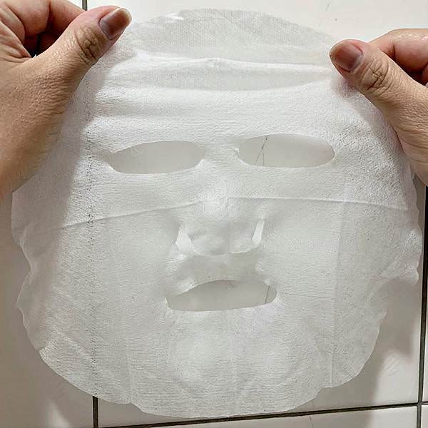 盧曼博士Dr. Luman肌底真空淨化保濕面膜5.jpg 盧曼博士Dr. Luman肌底真空淨化保濕面膜5.jpg