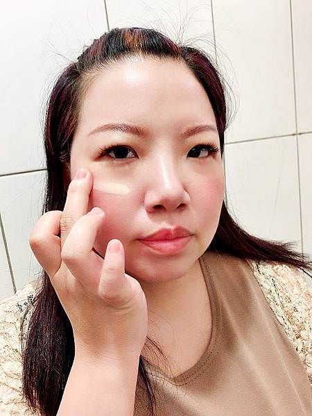 est嬡色緞光恆久粉底液19.jpg est嬡色緞光恆久粉底液19.jpg