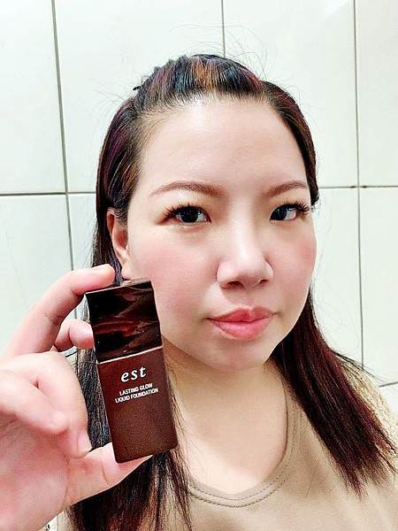 est嬡色緞光恆久粉底液21.jpg est嬡色緞光恆久粉底液21.jpg