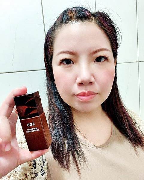 est嬡色緞光恆久粉底液20.jpg est嬡色緞光恆久粉底液20.jpg