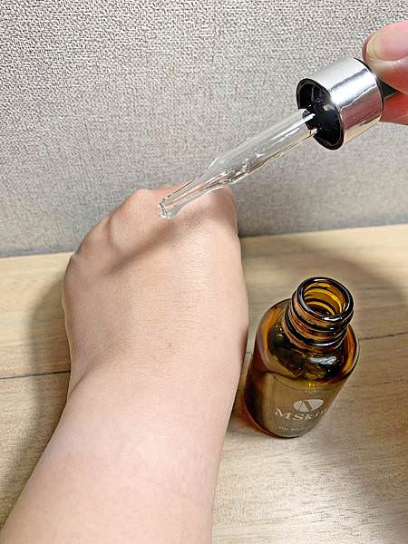Mskin夜用美白C美容液22.jpg Mskin夜用美白C美容液22.jpg