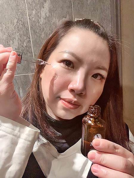 Mskin夜用美白C美容液10-1.jpg Mskin夜用美白C美容液10-1.jpg