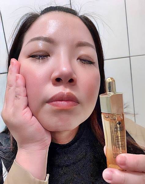 嬌蘭皇家蜂王乳平衡油22_.jpg 嬌蘭皇家蜂王乳平衡油22_.jpg