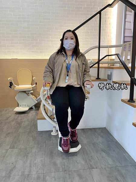 羅布森升降椅45-1.jpg 羅布森升降椅45-1.jpg