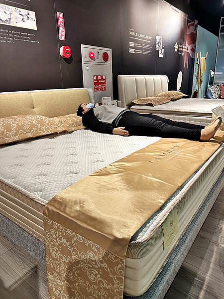 太古臣精品傢俱54(第二張硬).jpg 太古臣精品傢俱54(第二張硬).jpg