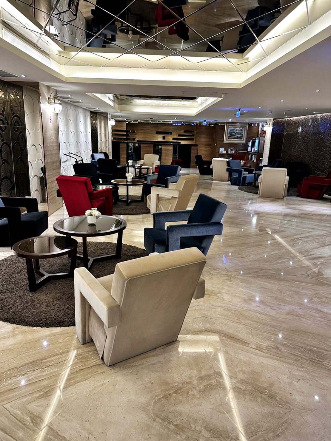 高雄鹽埕住宿｜佑煦行旅Hotel Yoshi｜距離「鹽埕埔站」步行5分鐘，鄰近駁二藝術特區之商務度假旅館入住心得分享