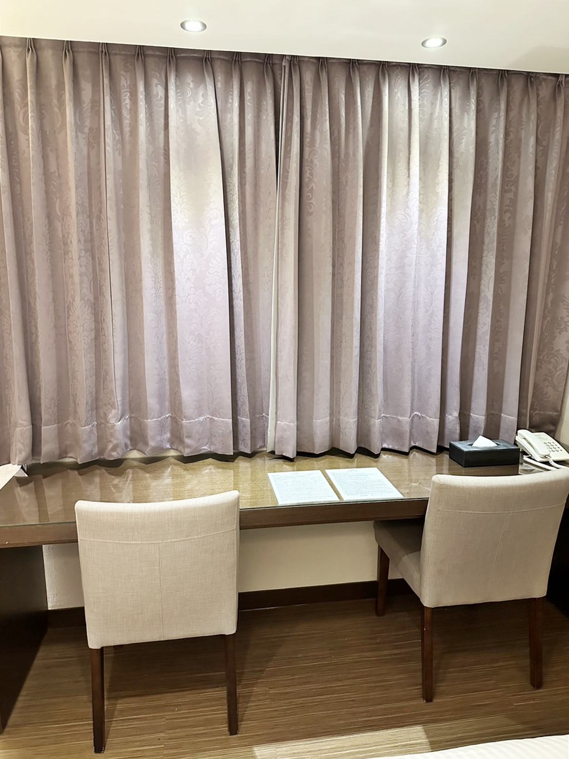 高雄鹽埕住宿｜佑煦行旅Hotel Yoshi｜距離「鹽埕埔站」步行5分鐘，鄰近駁二藝術特區之商務度假旅館入住心得分享