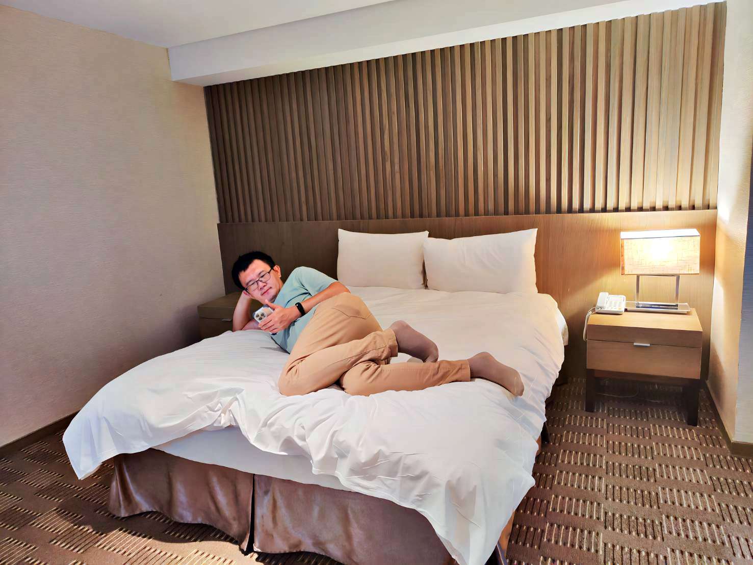 高雄火車站住宿|高雄國際星辰旅館International Citizen Hotel|距離「高雄火車站」車程5分鐘,鄰近三民夜市商圈,享受微醺時光之商務度假旅館入住心得分享 - 第24張圖 高雄火車站住宿|高雄國際星辰旅館International Citizen Hotel|距離「高雄火車站」車程5分鐘,鄰近三民夜市商圈,享受微醺時光之商務度假旅館入住心得分享
