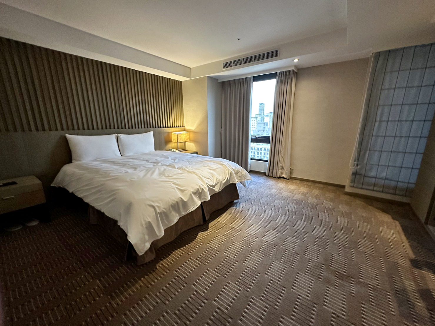高雄火車站住宿|高雄國際星辰旅館International Citizen Hotel|距離「高雄火車站」車程5分鐘,鄰近三民夜市商圈,享受微醺時光之商務度假旅館入住心得分享 - 第20張圖 高雄火車站住宿|高雄國際星辰旅館International Citizen Hotel|距離「高雄火車站」車程5分鐘,鄰近三民夜市商圈,享受微醺時光之商務度假旅館入住心得分享
