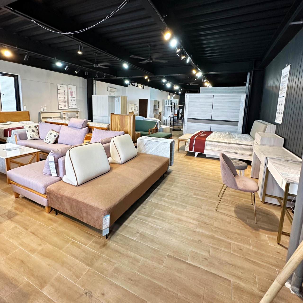 台南家具推薦｜億家具批發倉庫台南店｜台灣製造平價精品家具，工廠直營客製化沙發，打造舒適質感居家生活！