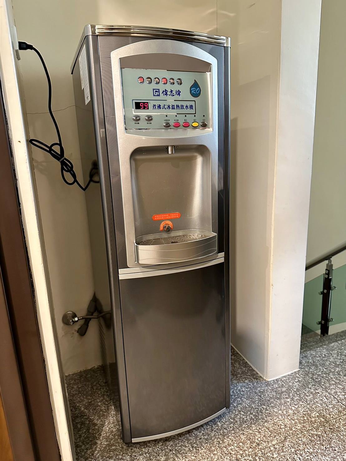 嘉義市泳池飯店住宿|尊皇大飯店|距離文化路觀光夜市10分鐘,設施設備一應俱全,附設自助早餐、精緻鍋物、露天泳池、景觀酒吧之尊皇大飯店入住心得分享! - 第18張圖 嘉義市泳池飯店住宿|尊皇大飯店|距離文化路觀光夜市10分鐘,設施設備一應俱全,附設自助早餐、精緻鍋物、露天泳池、景觀酒吧之尊皇大飯店入住心得分享!