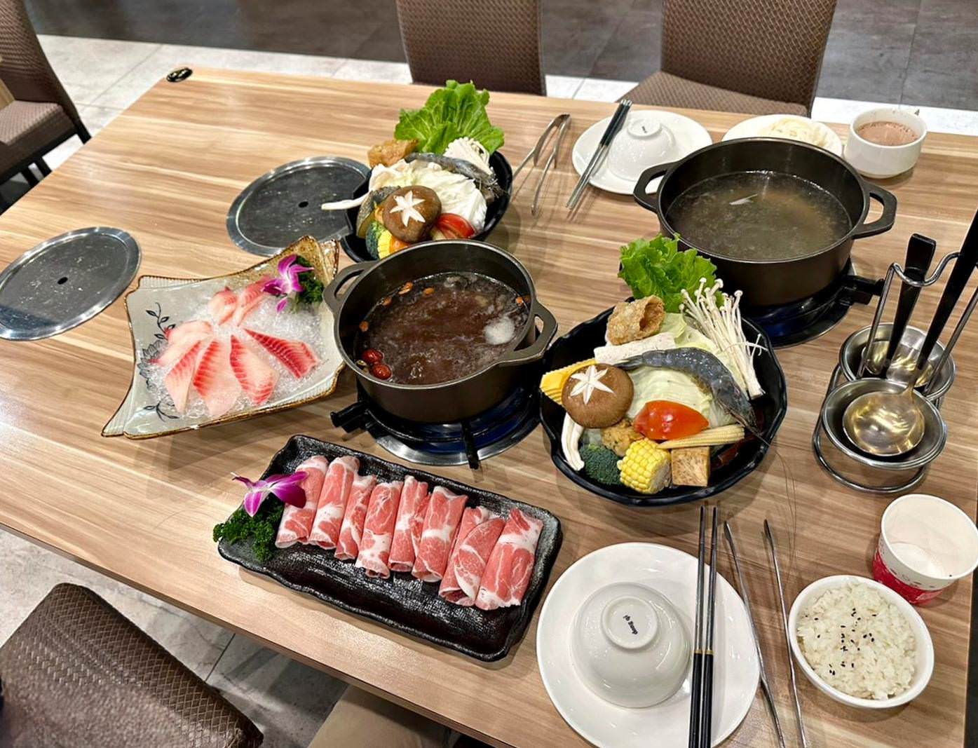 嘉義市泳池飯店住宿|尊皇大飯店|距離文化路觀光夜市10分鐘,設施設備一應俱全,附設自助早餐、精緻鍋物、露天泳池、景觀酒吧之尊皇大飯店入住心得分享! - 第49張圖 嘉義市泳池飯店住宿|尊皇大飯店|距離文化路觀光夜市10分鐘,設施設備一應俱全,附設自助早餐、精緻鍋物、露天泳池、景觀酒吧之尊皇大飯店入住心得分享!