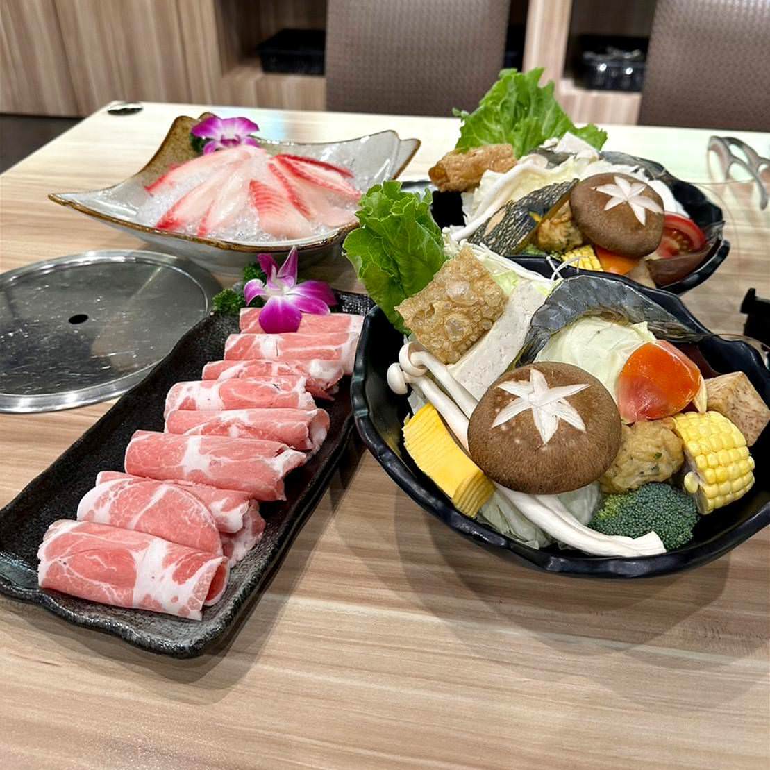 嘉義市泳池飯店住宿|尊皇大飯店|距離文化路觀光夜市10分鐘,設施設備一應俱全,附設自助早餐、精緻鍋物、露天泳池、景觀酒吧之尊皇大飯店入住心得分享! - 第50張圖 嘉義市泳池飯店住宿|尊皇大飯店|距離文化路觀光夜市10分鐘,設施設備一應俱全,附設自助早餐、精緻鍋物、露天泳池、景觀酒吧之尊皇大飯店入住心得分享!