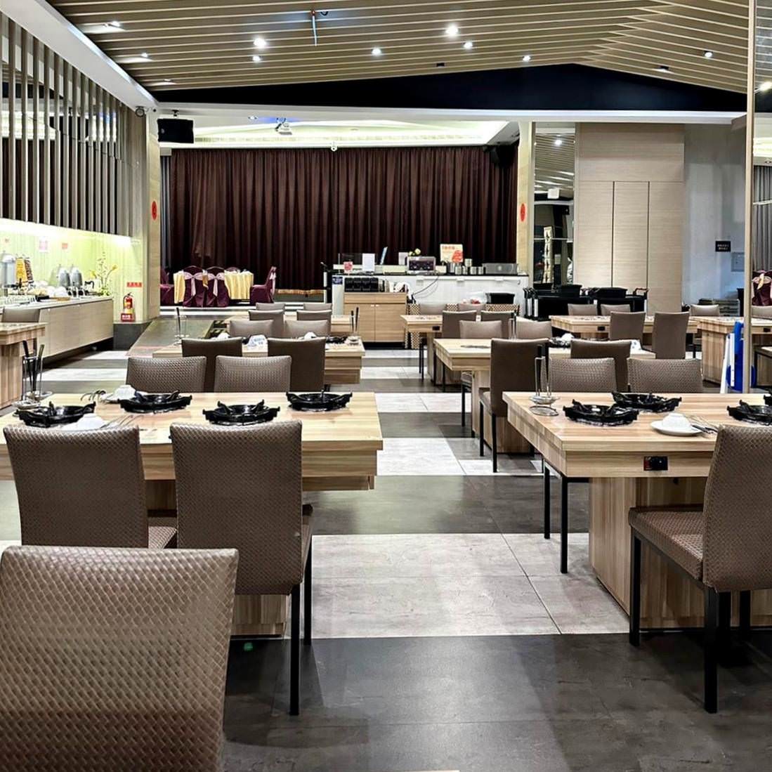 嘉義市泳池飯店住宿|尊皇大飯店|距離文化路觀光夜市10分鐘,設施設備一應俱全,附設自助早餐、精緻鍋物、露天泳池、景觀酒吧之尊皇大飯店入住心得分享! - 第53張圖 嘉義市泳池飯店住宿|尊皇大飯店|距離文化路觀光夜市10分鐘,設施設備一應俱全,附設自助早餐、精緻鍋物、露天泳池、景觀酒吧之尊皇大飯店入住心得分享!
