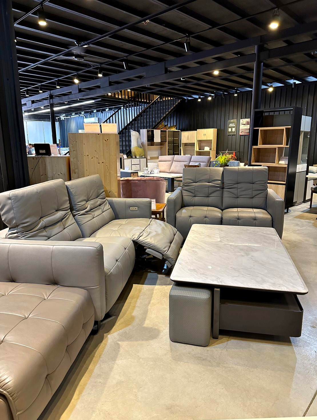 台中家具推薦|億家具批發倉庫台中店|台灣製造平價精品家具,工廠直營客製化沙發,占地寬敞千坪大賣場,打造舒適質感居家生活! - 第38張圖 台中家具推薦|億家具批發倉庫台中店|台灣製造平價精品家具,工廠直營客製化沙發,占地寬敞千坪大賣場,打造舒適質感居家生活!