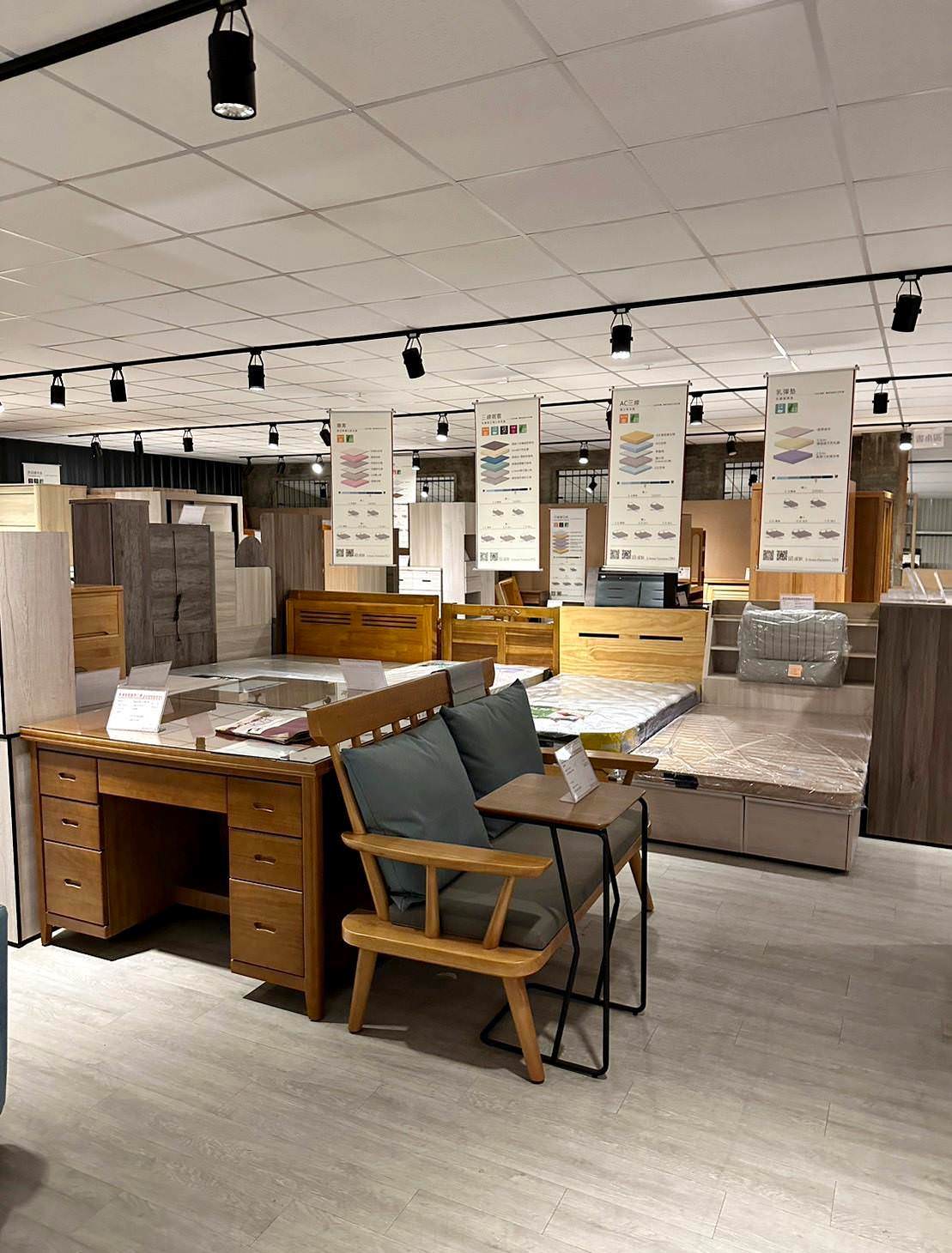 台中家具推薦|億家具批發倉庫台中店|台灣製造平價精品家具,工廠直營客製化沙發,占地寬敞千坪大賣場,打造舒適質感居家生活! - 第42張圖 台中家具推薦|億家具批發倉庫台中店|台灣製造平價精品家具,工廠直營客製化沙發,占地寬敞千坪大賣場,打造舒適質感居家生活!
