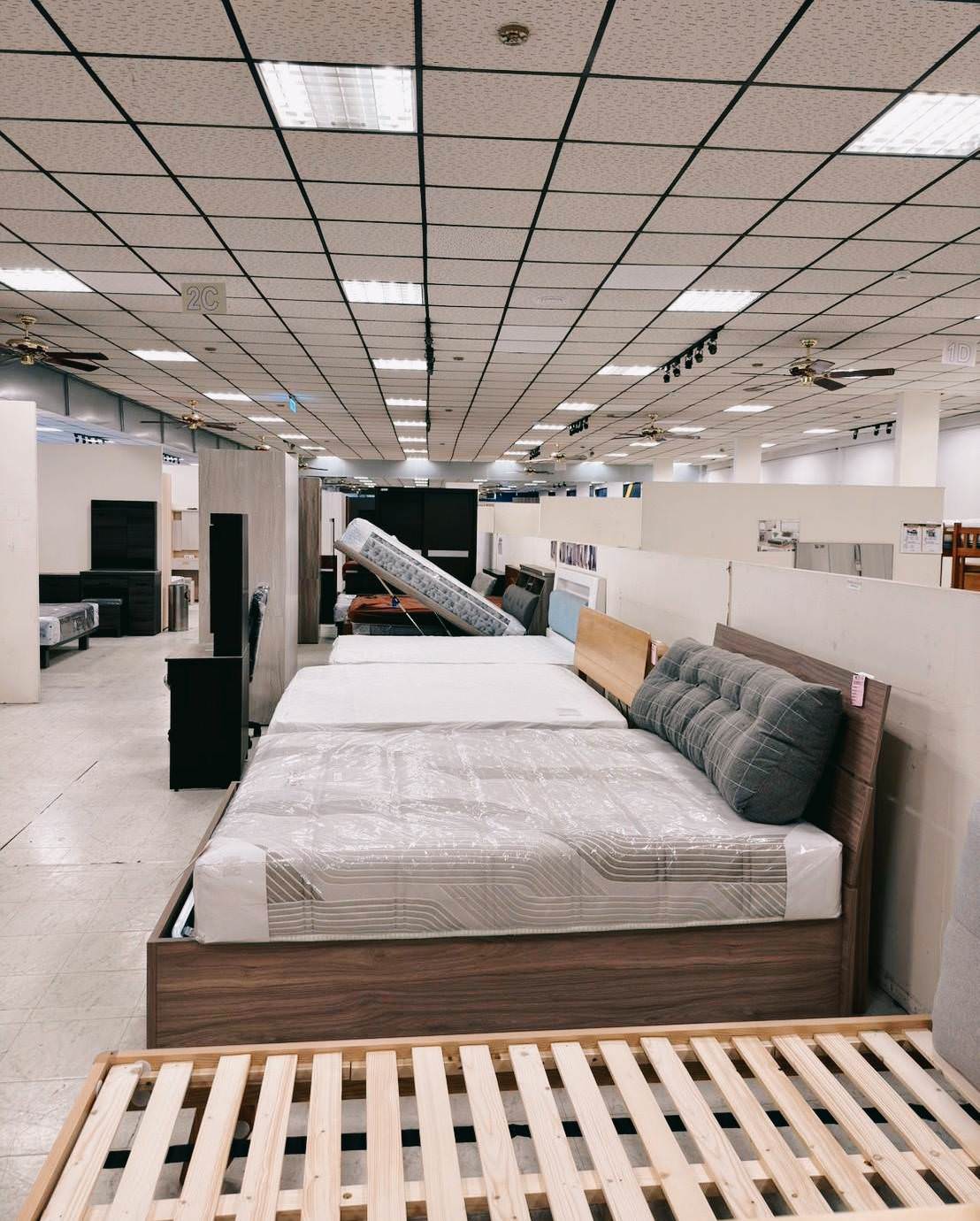 台中家具推薦|全台最大3000坪家具發貨中心—中友家具|台灣製造平價家具,家具寢具應有盡有,客製化滿足各種需求,超殺商品破盤大出清,小資族輕鬆擁有舒適質感居家生活! - 第59張圖 台中家具推薦|全台最大3000坪家具發貨中心—中友家具|台灣製造平價家具,家具寢具應有盡有,客製化滿足各種需求,超殺商品破盤大出清,小資族輕鬆擁有舒適質感居家生活!