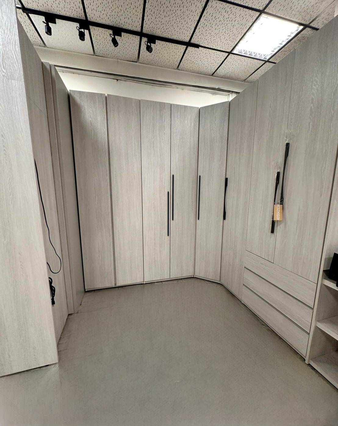 台中家具推薦|全台最大3000坪家具發貨中心—中友家具|台灣製造平價家具,家具寢具應有盡有,客製化滿足各種需求,超殺商品破盤大出清,小資族輕鬆擁有舒適質感居家生活! - 第7張圖 台中家具推薦|全台最大3000坪家具發貨中心—中友家具|台灣製造平價家具,家具寢具應有盡有,客製化滿足各種需求,超殺商品破盤大出清,小資族輕鬆擁有舒適質感居家生活!