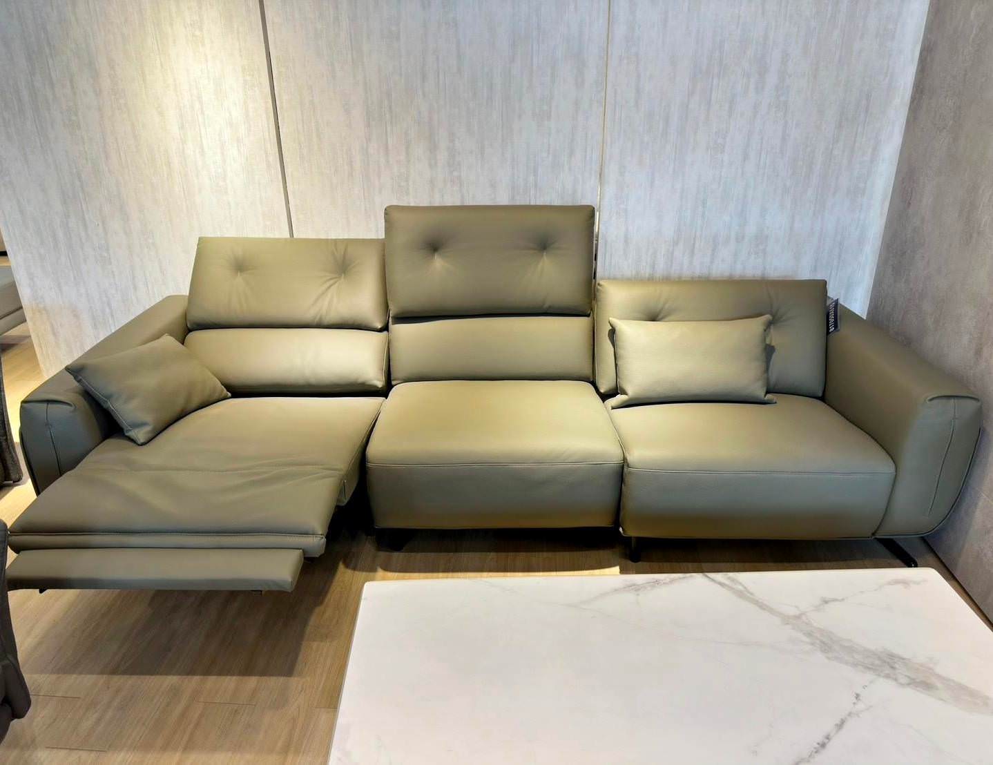 台中家具推薦|全台最大3000坪家具發貨中心—中友家具|台灣製造平價家具,家具寢具應有盡有,客製化滿足各種需求,超殺商品破盤大出清,小資族輕鬆擁有舒適質感居家生活! - 第22張圖 台中家具推薦|全台最大3000坪家具發貨中心—中友家具|台灣製造平價家具,家具寢具應有盡有,客製化滿足各種需求,超殺商品破盤大出清,小資族輕鬆擁有舒適質感居家生活!