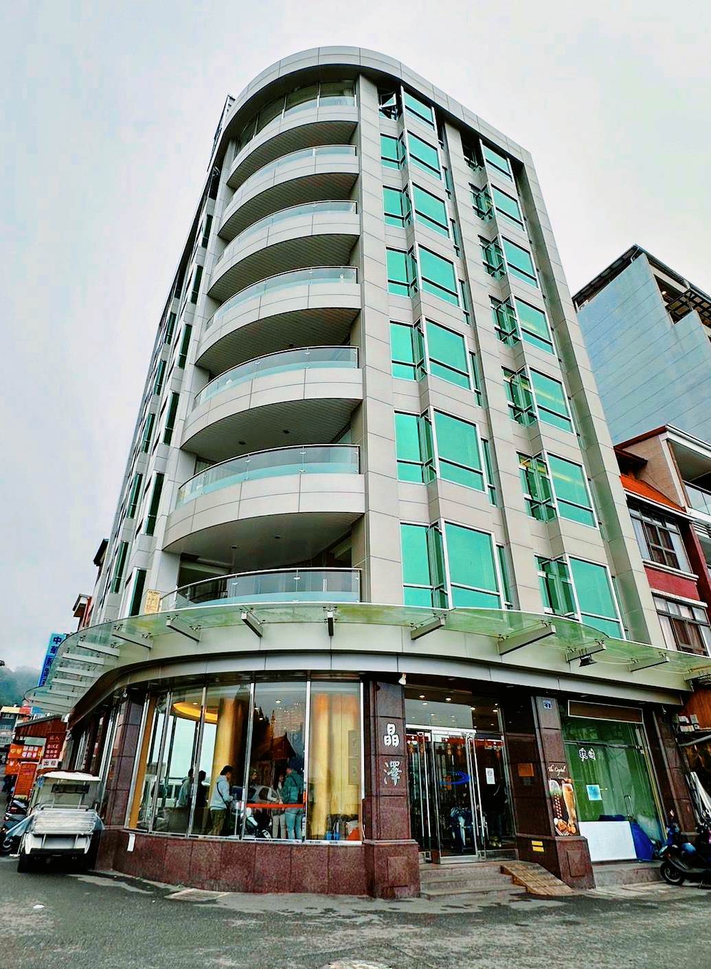 南投縣魚池鄉日月潭住宿推薦|日月潭飯店晶澤會館THE CRYSTAL RESORT|伊達邵商店街旁、日月潭湖景一覽無遺、美食饗宴應有盡有之晶澤會館入住心得分享! - 第6張圖 南投縣魚池鄉日月潭住宿推薦|日月潭飯店晶澤會館THE CRYSTAL RESORT|伊達邵商店街旁、日月潭湖景一覽無遺、美食饗宴應有盡有之晶澤會館入住心得分享!