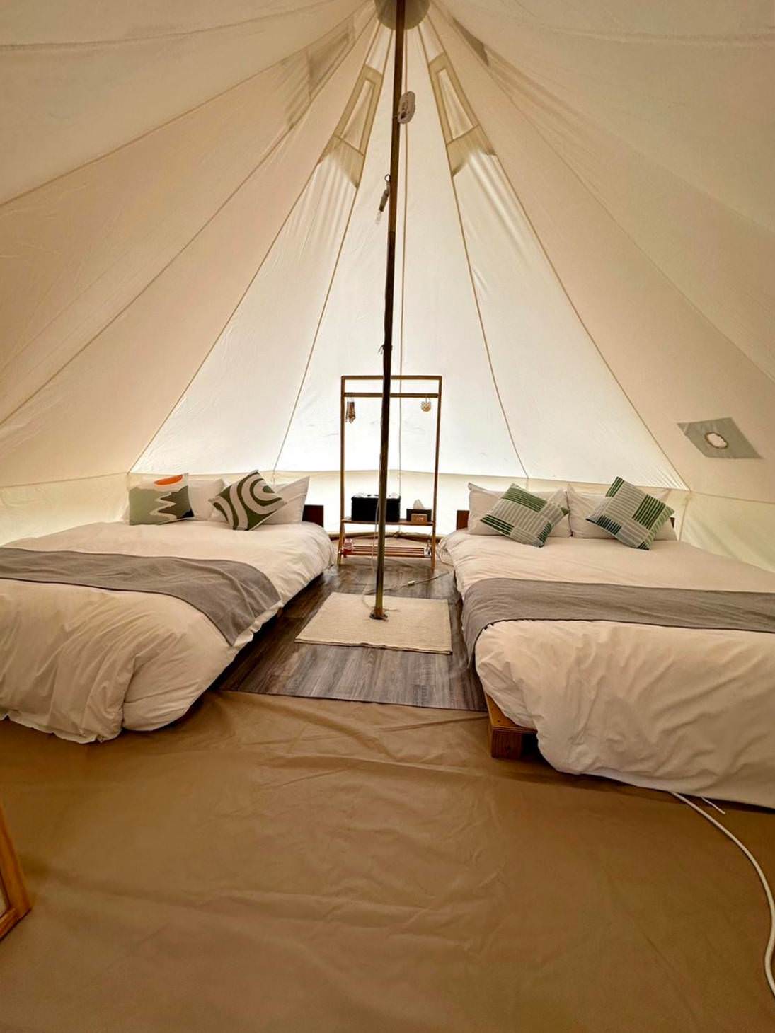 台中豪華露營推薦｜蟬說：山中靜靜ChanShuo：immersionglamping｜太平區酒桶山層巒疊嶂山景，山中靜靜結合一泊二食住宿體驗，適合各齡層之野奢露營入住心得分享！
