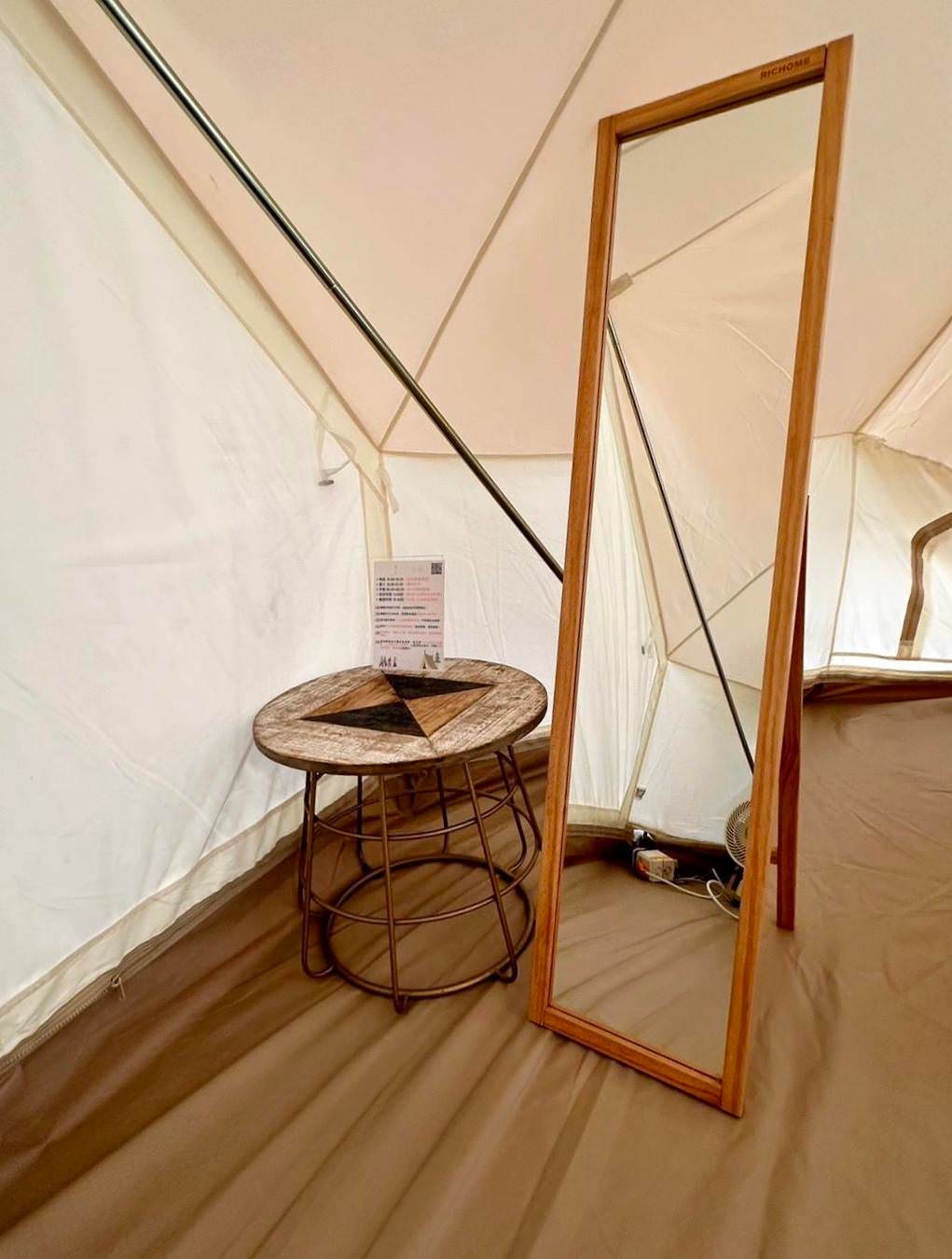 台中豪華露營推薦｜蟬說：山中靜靜ChanShuo：immersionglamping｜太平區酒桶山層巒疊嶂山景，山中靜靜結合一泊二食住宿體驗，適合各齡層之野奢露營入住心得分享！