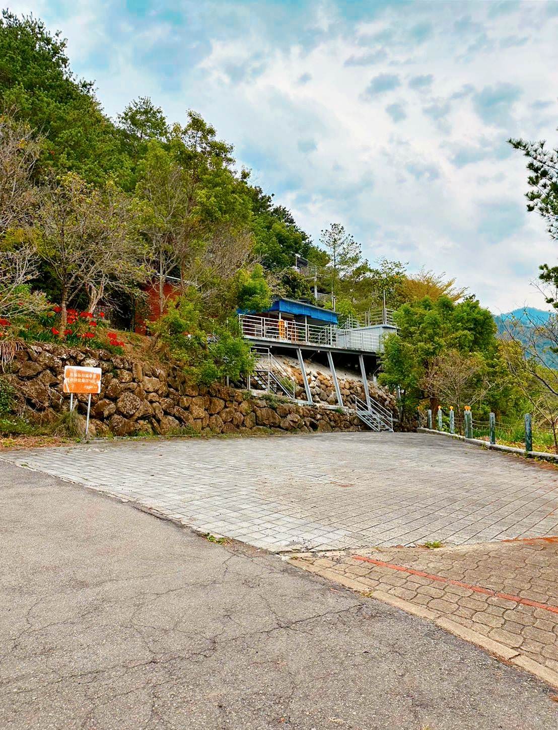 台中豪華露營推薦｜蟬說：山中靜靜ChanShuo：immersionglamping｜太平區酒桶山層巒疊嶂山景，山中靜靜結合一泊二食住宿體驗，適合各齡層之野奢露營入住心得分享！