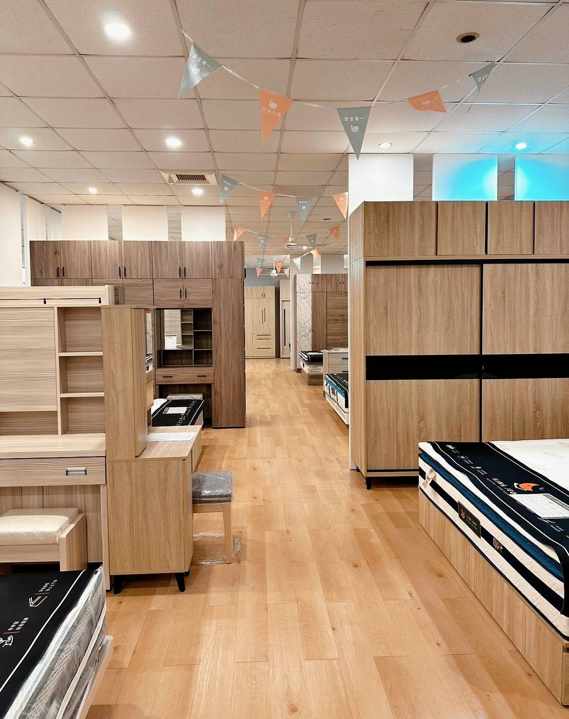 台南家具推薦|明久家具台南店|鄰近大橋火車站,台灣在地品牌,沙發、床墊工廠直營,價格親民、CP值高,客製化家具滿足客群需求! - 第51張圖 台南家具推薦|明久家具台南店|鄰近大橋火車站,台灣在地品牌,沙發、床墊工廠直營,價格親民、CP值高,客製化家具滿足客群需求!