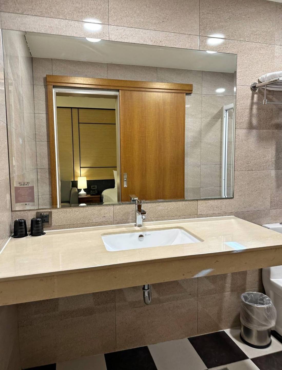 台南中西區住宿推薦|HOTEL A聖禾大飯店|步行可達國華友愛商圈,吃喝玩樂生活樣樣便利,鬧中取靜優異地理位置之聖禾大飯店入住心得分享! - 第41張圖 台南中西區住宿推薦|HOTEL A聖禾大飯店|步行可達國華友愛商圈,吃喝玩樂生活樣樣便利,鬧中取靜優異地理位置之聖禾大飯店入住心得分享!
