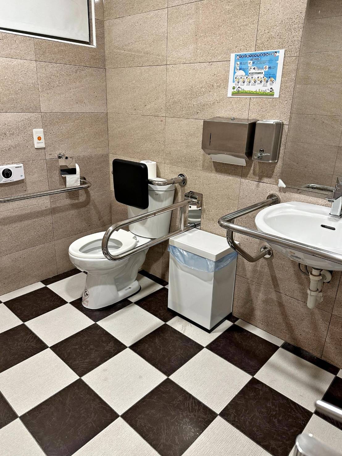 台南中西區住宿推薦|HOTEL A聖禾大飯店|步行可達國華友愛商圈,吃喝玩樂生活樣樣便利,鬧中取靜優異地理位置之聖禾大飯店入住心得分享! - 第54張圖 台南中西區住宿推薦|HOTEL A聖禾大飯店|步行可達國華友愛商圈,吃喝玩樂生活樣樣便利,鬧中取靜優異地理位置之聖禾大飯店入住心得分享!