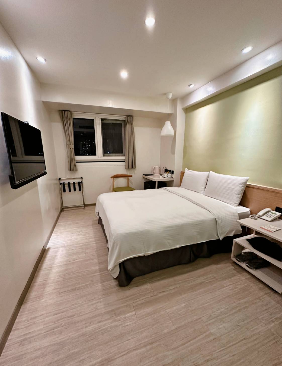 台中西屯區住宿推薦|台中逢甲住宿.葉綠宿旅館Green Hotel|二訪入住精緻雙人客房,有對外窗採光充足,公共空間綠意共鳴,距離逢甲夜市步行不到5分鐘,吃喝玩樂生活機能方便之逢甲葉綠宿旅館入住心得分享! - 第74張圖 台中西屯區住宿推薦|台中逢甲住宿.葉綠宿旅館Green Hotel|二訪入住精緻雙人客房,有對外窗採光充足,公共空間綠意共鳴,距離逢甲夜市步行不到5分鐘,吃喝玩樂生活機能方便之逢甲葉綠宿旅館入住心得分享!
