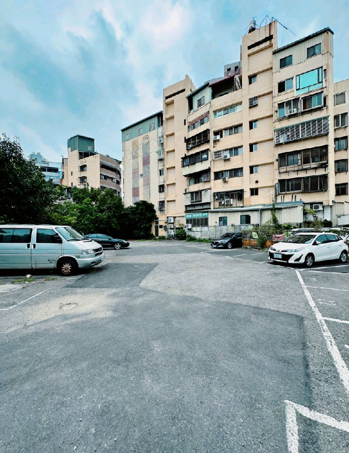 台中西屯區住宿推薦|台中逢甲住宿.葉綠宿旅館Green Hotel|二訪入住精緻雙人客房,有對外窗採光充足,公共空間綠意共鳴,距離逢甲夜市步行不到5分鐘,吃喝玩樂生活機能方便之逢甲葉綠宿旅館入住心得分享! - 第14張圖 台中西屯區住宿推薦|台中逢甲住宿.葉綠宿旅館Green Hotel|二訪入住精緻雙人客房,有對外窗採光充足,公共空間綠意共鳴,距離逢甲夜市步行不到5分鐘,吃喝玩樂生活機能方便之逢甲葉綠宿旅館入住心得分享!