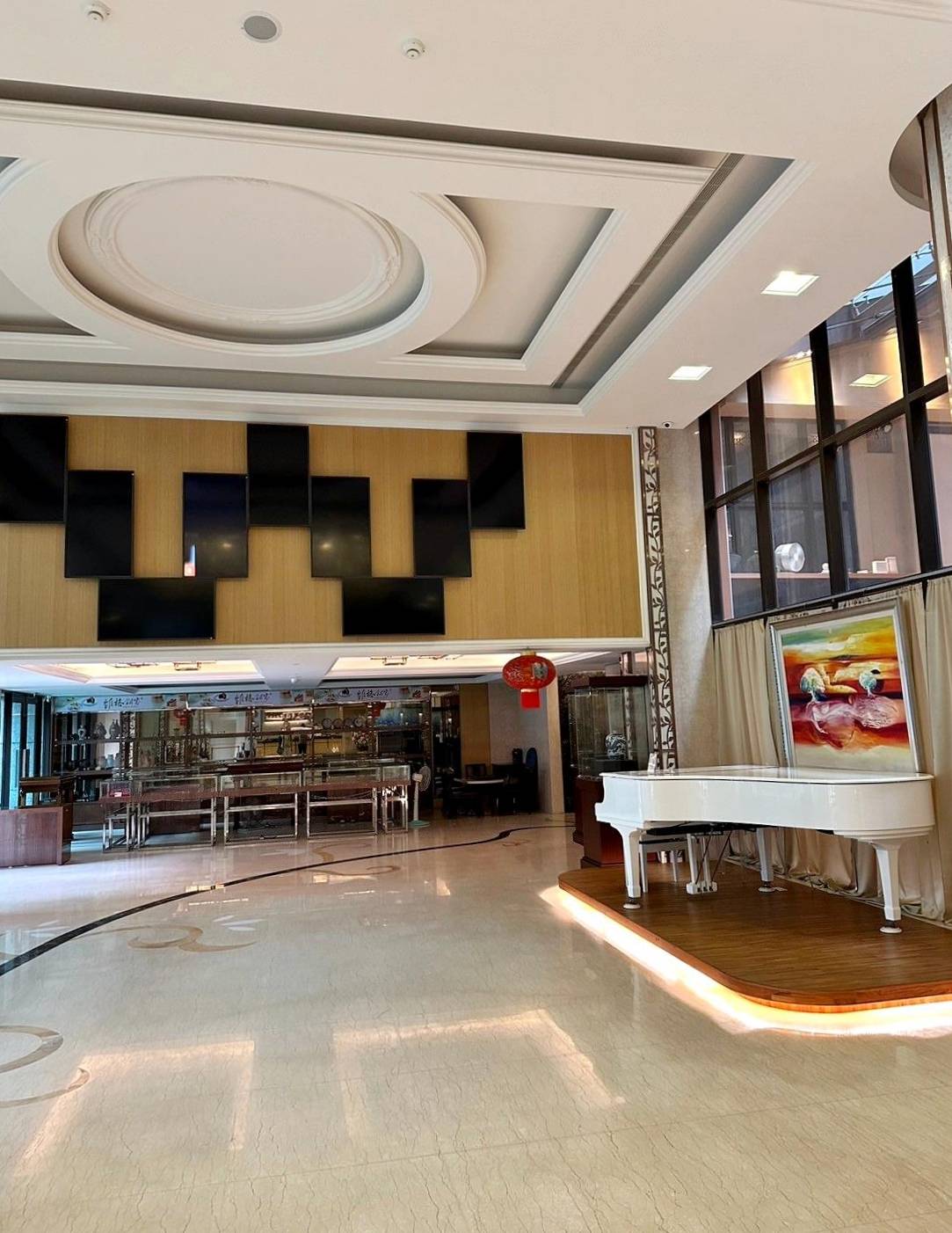 新北市新莊區住宿推薦｜幸福讚精品飯店 HappinessInn Taipei｜台北捷運幸福捷運站步行4分鐘，鄰近宏匯廣場及福壽街美食商圈，盡享寧靜舒適住宿氛圍之幸福讚精品飯店開箱分享！