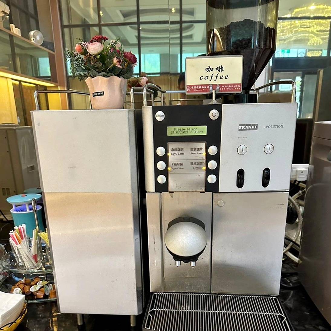 新北市新莊區住宿推薦｜幸福讚精品飯店 HappinessInn Taipei｜台北捷運幸福捷運站步行4分鐘，鄰近宏匯廣場及福壽街美食商圈，盡享寧靜舒適住宿氛圍之幸福讚精品飯店開箱分享！