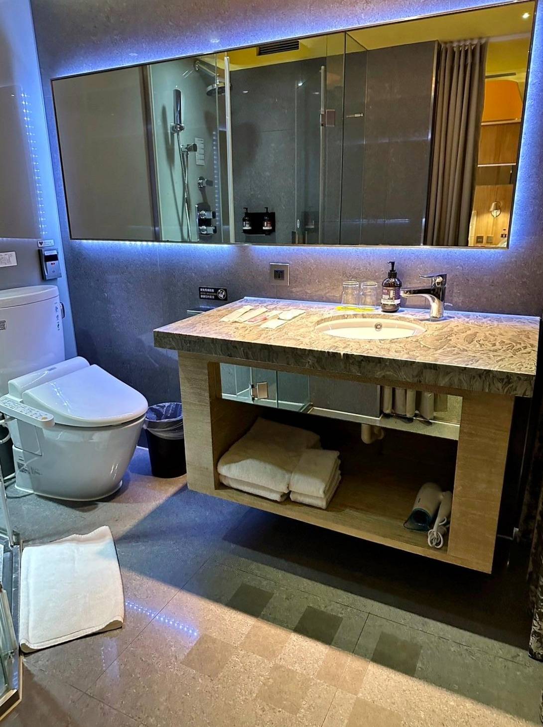 台北市萬華區住宿推薦|薆悅酒店西寧館 Inhouse Hotel Taipei|台北捷運西門町站步行5分鐘,吃喝玩樂生活機能方便,盡享靜謐雅致住宿氛圍之薆悅酒店西寧館開箱分享! - 第24張圖 台北市萬華區住宿推薦|薆悅酒店西寧館 Inhouse Hotel Taipei|台北捷運西門町站步行5分鐘,吃喝玩樂生活機能方便,盡享靜謐雅致住宿氛圍之薆悅酒店西寧館開箱分享!