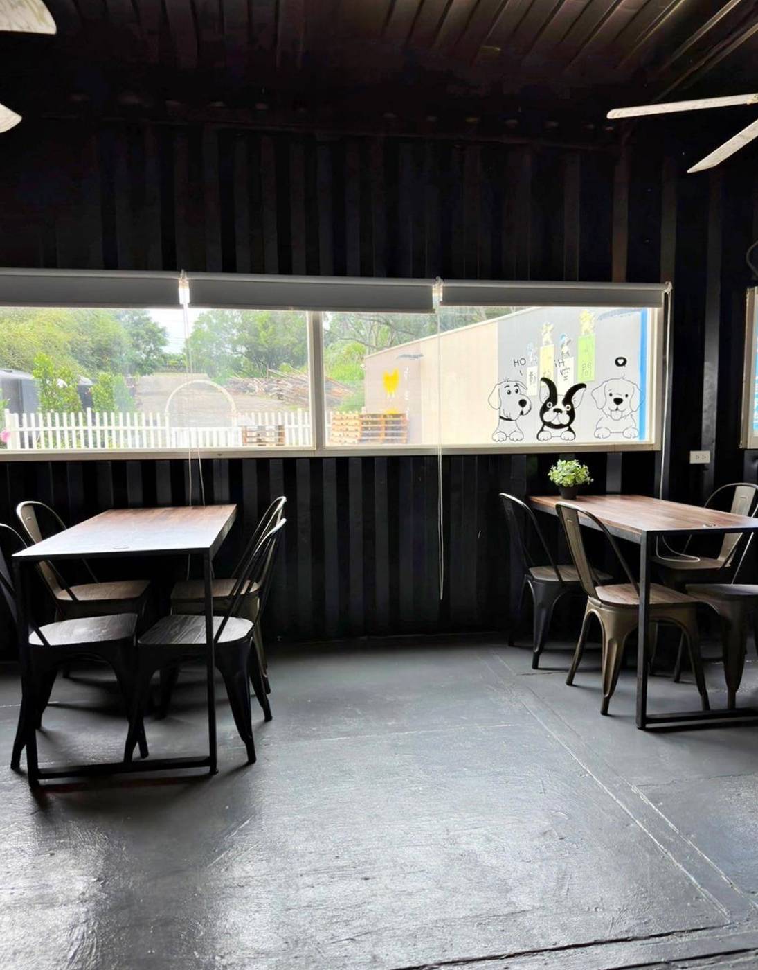 台中寵物聚會包場推薦|台中市南屯區動物空間Animal Space寵物友善餐廳|毛孩專屬戲水泳池、大片草皮開心奔跑、精緻美味輕食餐點,帶著毛小孩一起來玩樂! - 第30張圖 台中寵物聚會包場推薦|台中市南屯區動物空間Animal Space寵物友善餐廳|毛孩專屬戲水泳池、大片草皮開心奔跑、精緻美味輕食餐點,帶著毛小孩一起來玩樂!
