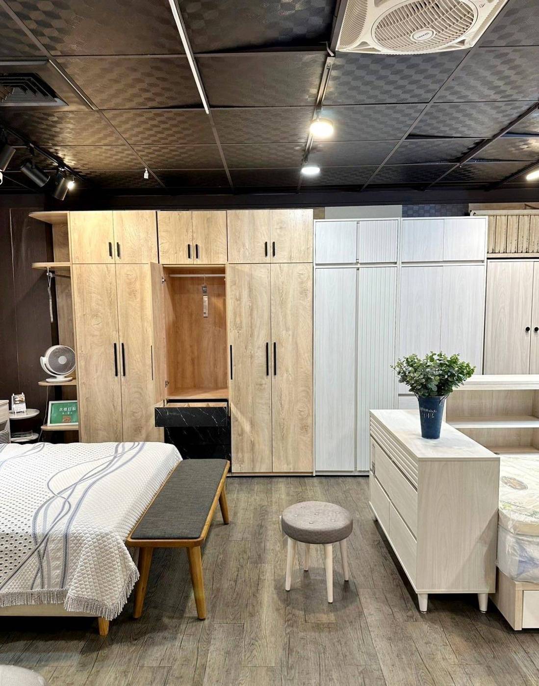 新北家具推薦|億家具批發倉庫新莊店|台灣製造平價精品家具,工廠直營客製化沙發,人人可享批發價,打造舒適質感居家生活! - 第63張圖 新北家具推薦|億家具批發倉庫新莊店|台灣製造平價精品家具,工廠直營客製化沙發,人人可享批發價,打造舒適質感居家生活!