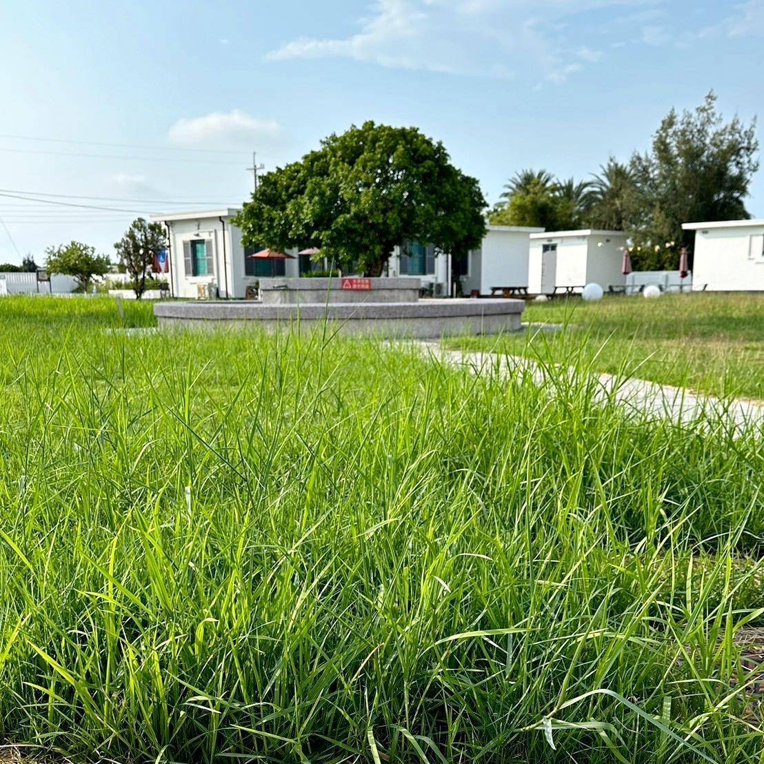 台中清水區住宿推薦｜高美燈塔園區｜全台唯一可泊宿燈塔園區民宿，登塔可眺望高美濕地全景之高美燈塔園區入住心得分享！