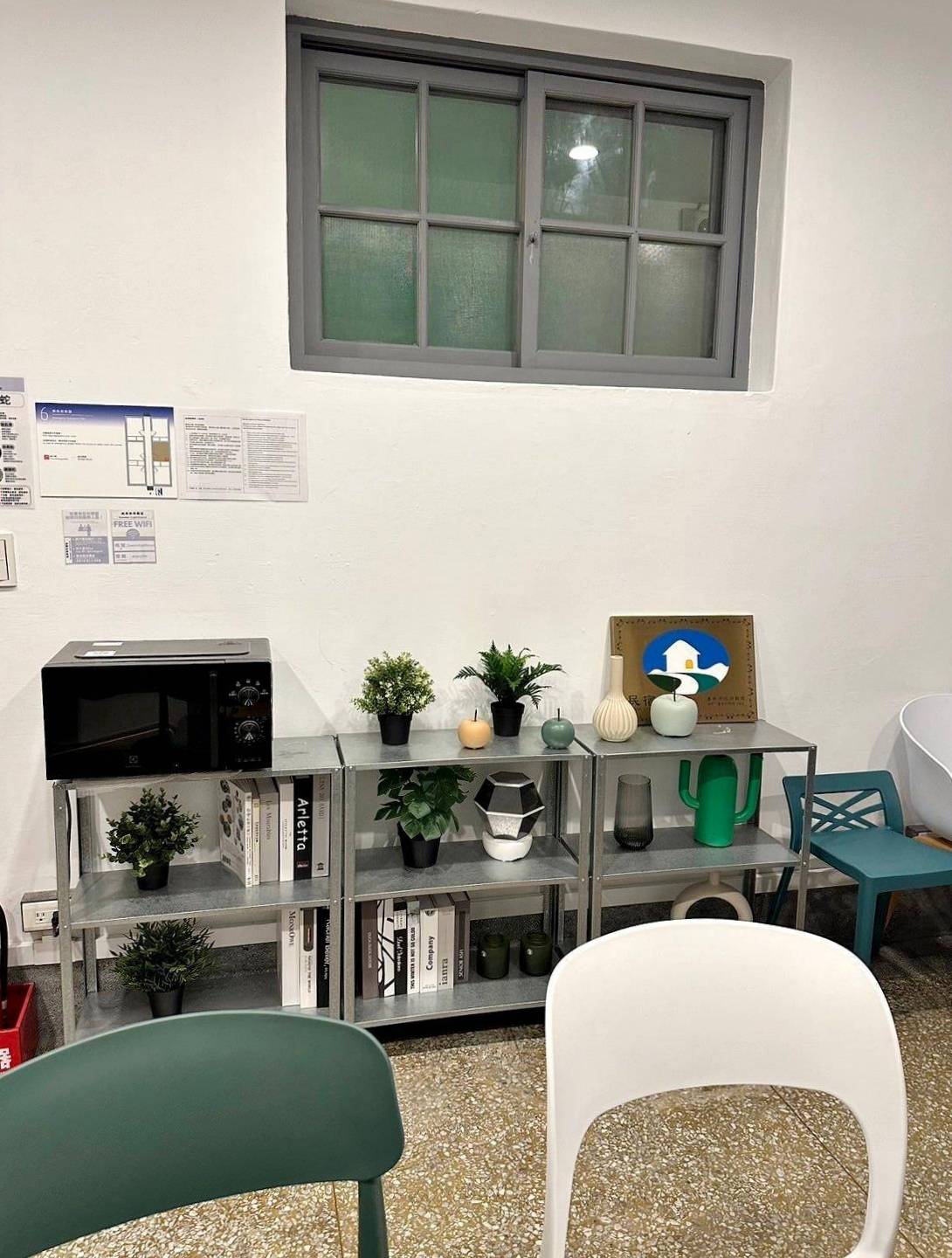 台中清水區住宿推薦｜高美燈塔園區｜全台唯一可泊宿燈塔園區民宿，登塔可眺望高美濕地全景之高美燈塔園區入住心得分享！