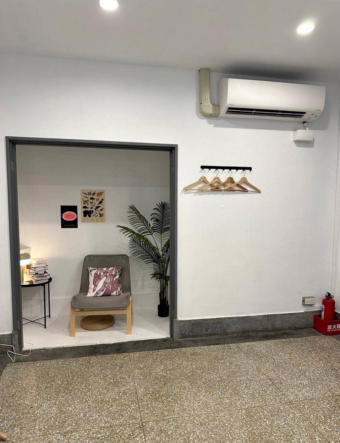 台中清水區住宿推薦｜高美燈塔園區｜全台唯一可泊宿燈塔園區民宿，登塔可眺望高美濕地全景之高美燈塔園區入住心得分享！