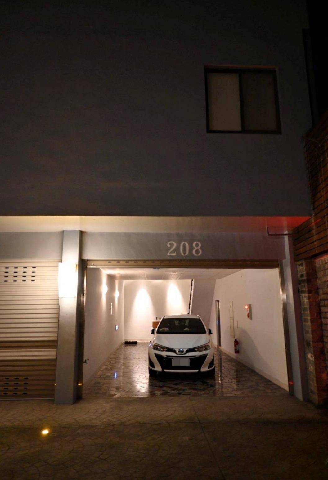 南投縣名間鄉住宿推薦|雅薇漫旅行館|超大獨立車庫精品旅館,現代兼具美學設計風格,舒適裝潢打造特色房型之雅薇漫旅行館入住心得分享! - 第19張圖 南投縣名間鄉住宿推薦|雅薇漫旅行館|超大獨立車庫精品旅館,現代兼具美學設計風格,舒適裝潢打造特色房型之雅薇漫旅行館入住心得分享!