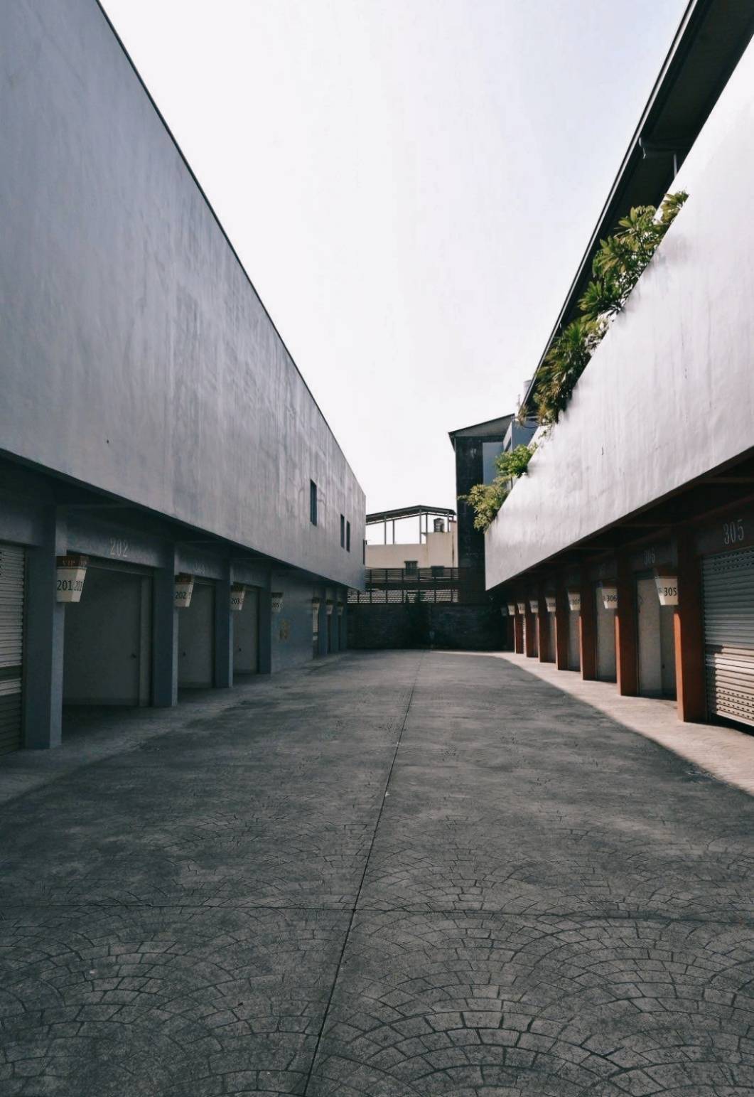 南投縣名間鄉住宿推薦|雅薇漫旅行館|超大獨立車庫精品旅館,現代兼具美學設計風格,舒適裝潢打造特色房型之雅薇漫旅行館入住心得分享! - 第51張圖 南投縣名間鄉住宿推薦|雅薇漫旅行館|超大獨立車庫精品旅館,現代兼具美學設計風格,舒適裝潢打造特色房型之雅薇漫旅行館入住心得分享!