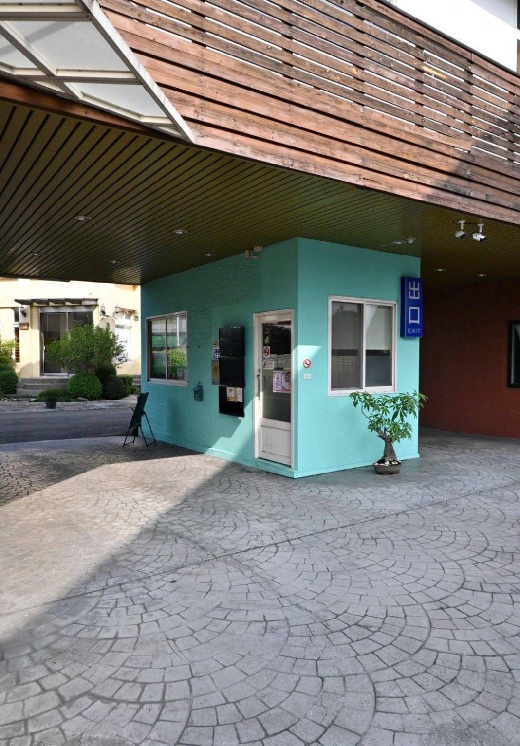 南投縣名間鄉住宿推薦|雅薇漫旅行館|超大獨立車庫精品旅館,現代兼具美學設計風格,舒適裝潢打造特色房型之雅薇漫旅行館入住心得分享! - 第23張圖 南投縣名間鄉住宿推薦|雅薇漫旅行館|超大獨立車庫精品旅館,現代兼具美學設計風格,舒適裝潢打造特色房型之雅薇漫旅行館入住心得分享!