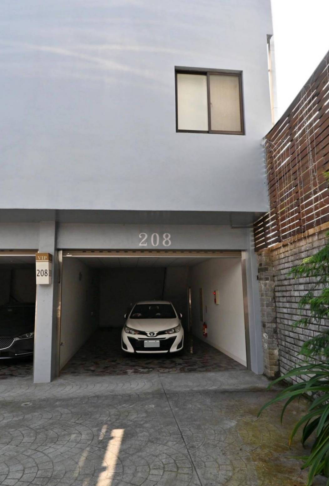 南投縣名間鄉住宿推薦|雅薇漫旅行館|超大獨立車庫精品旅館,現代兼具美學設計風格,舒適裝潢打造特色房型之雅薇漫旅行館入住心得分享! - 第18張圖 南投縣名間鄉住宿推薦|雅薇漫旅行館|超大獨立車庫精品旅館,現代兼具美學設計風格,舒適裝潢打造特色房型之雅薇漫旅行館入住心得分享!