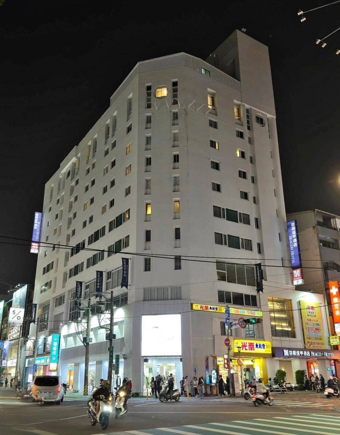 台中西屯區住宿推薦|台中碧根逢甲酒店Beacon Hotel|三訪入住碧根家庭套房,自助早餐豐富多樣,地下室設停車場,距離逢甲夜市步行僅1分鐘,吃喝玩樂生活機能一應俱全之碧根逢甲酒店入住心得分享! - 第6張圖 台中西屯區住宿推薦|台中碧根逢甲酒店Beacon Hotel|三訪入住碧根家庭套房,自助早餐豐富多樣,地下室設停車場,距離逢甲夜市步行僅1分鐘,吃喝玩樂生活機能一應俱全之碧根逢甲酒店入住心得分享!