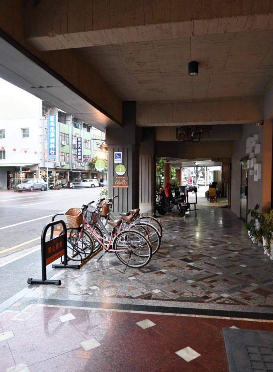 台南市北區住宿推薦|路徒行旅台南成大館|輕鬆步行到火車站,24小時休憩空間免費供應點心飲品,設施多元附洗衣房,盡享靜謐旅憩時光之路徒行旅台南成大館入住心得分享! - 第71張圖 台南市北區住宿推薦|路徒行旅台南成大館|輕鬆步行到火車站,24小時休憩空間免費供應點心飲品,設施多元附洗衣房,盡享靜謐旅憩時光之路徒行旅台南成大館入住心得分享!