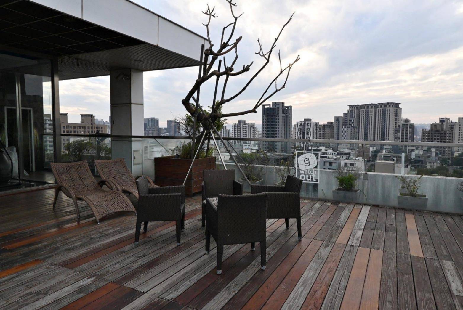 台中市西屯區住宿推薦|Hotel 7福星旅店|提供住宿客免費停車場,頂樓區域飽覽城市風貌,輕鬆步行即到逢甲夜市,吃喝玩樂生活機能便利之福星旅店入住心得分享! - 第48張圖 台中市西屯區住宿推薦|Hotel 7福星旅店|提供住宿客免費停車場,頂樓區域飽覽城市風貌,輕鬆步行即到逢甲夜市,吃喝玩樂生活機能便利之福星旅店入住心得分享!